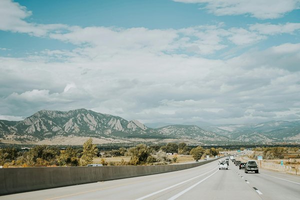 Comment la transition vers des véhicules zéro émission impacte-t-elle l'industrie automobile?